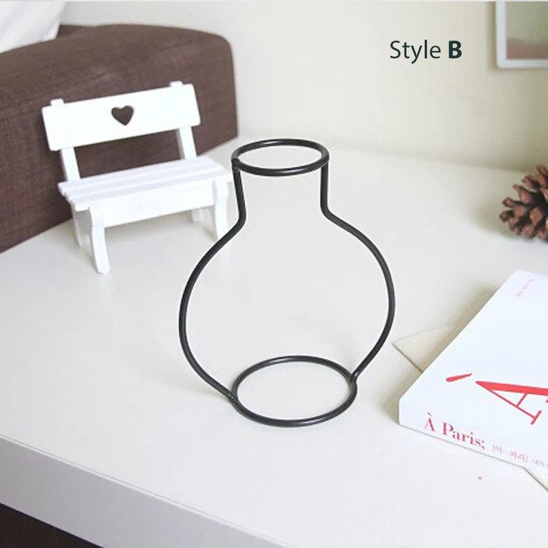 Retro Iron Line Flowers Vase Metal Plant Holder Modern Solid Decor Nordic Outline Silhouette Style Glass not included