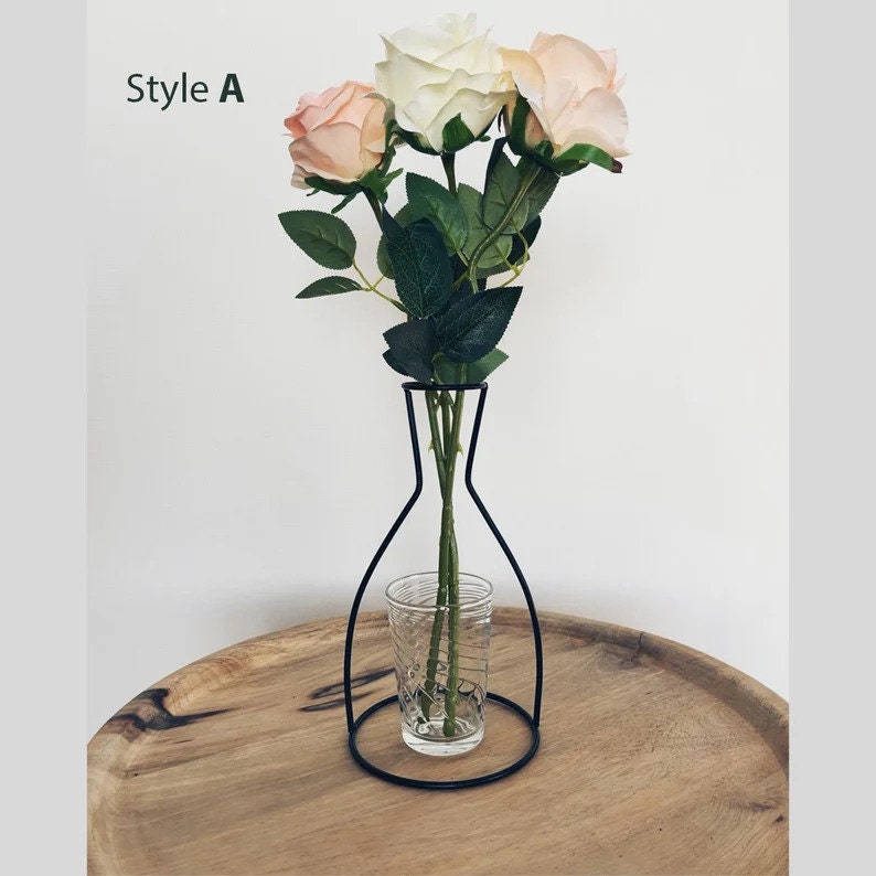 Retro Iron Line Flowers Vase Metal Plant Holder Modern Solid Decor Nordic Outline Silhouette Style Glass not included